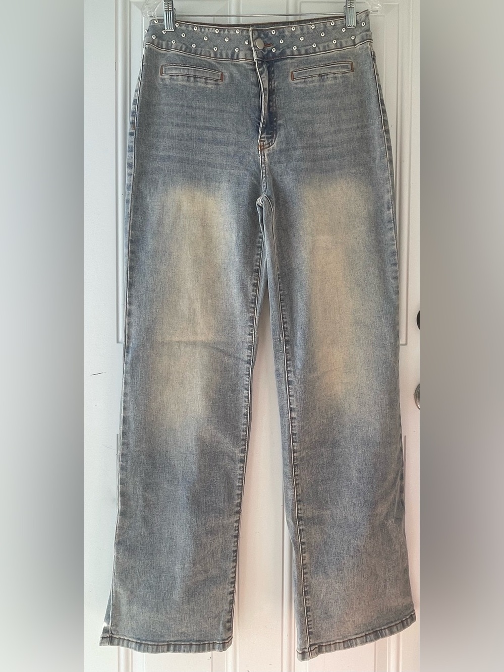 Fashion Nova Women’s VintageWash Straight-Leg Jeans with Studded Waist Size 13
